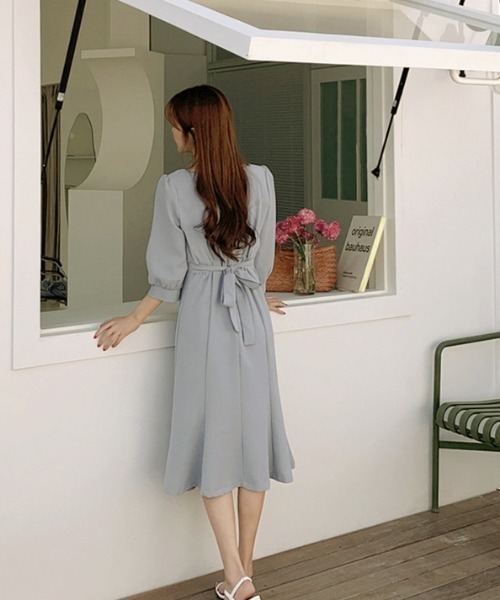 a lot of love（ア ロット オブ ラブ）の「オープンネック フェミニンワンピース（ワンピース・レディース・ホワイト/ライトグレー・M/L）」の14枚目の写真