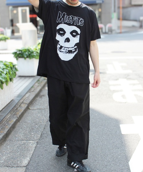 ROCK-OFF(ロックオフ)の「【ROCK-OFF】 ROCK OFF PRT SS TEE バンド ロック エンタメ Tシャツ(Tシャツ/カットソー・メンズ・ホワイト系1/ホワイト系2/ホワイト系3/ブラック系2/ブラック系3/ブラック系4/ブラック系5/ブラック系6/ブラック系7/ブラック系8/ブラック系1/ホワイト系5/ベージュ系1/ホワイト系4/ブラック系その他/ブラック系その他3/ブラック系その他5/ホワイト系7/ホワイト系8/ブラック系9/ブラック系その他2/ホワイト系6/ブラック系その他4・M/L/XL)」の18枚目の写真