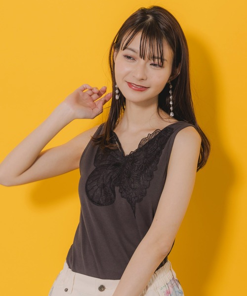 ScoLar（スカラー）の「151664：蝶花レース貼り付け 前後着用2WAYタンクトップ（タンクトップ・レディース・オフホワイト/ブラック/ピンク/パープル・M）」の3枚目の写真