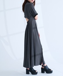 Ellno de Mavie（エルノデメヴィ）の「ジャガードクレリックバックオープンワンピース（ワンピース）」