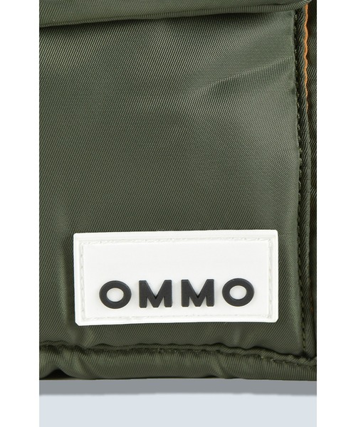 OMMO（オーエムエムオー）の「2WAY MA-1 DETAIL BAG（トートバッグ・レディース・ブラック/カーキ・FREE）」の4枚目の写真