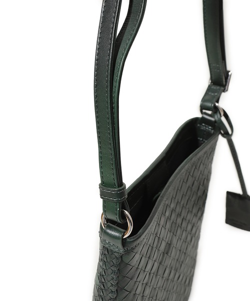 MEN'S BIGI（メンズビギ）の「【SEEKER/シーカー】別注メッシュレザーショルダーバッグ（ショルダーバッグ・メンズ・ダークブラウン/グリーン/ブラック・FREE）」の12枚目の写真