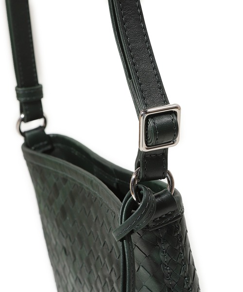 MEN'S BIGI（メンズビギ）の「【SEEKER/シーカー】別注メッシュレザーショルダーバッグ（ショルダーバッグ・メンズ・ダークブラウン/グリーン/ブラック・FREE）」の11枚目の写真