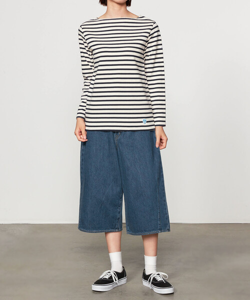 【KURO】WIDE SPREAD CROPPED SHORTS KURO | Wide spread cropped denim shorts