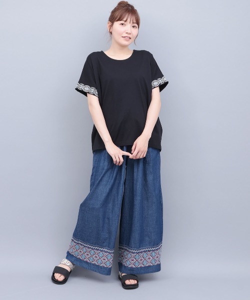 チチカカ(チチカカ)の「スリーブジュエル刺繍Tシャツ(Tシャツ/カットソー・レディース・オフホワイト/ベージュ/ブラック・FREE)」の6枚目の写真