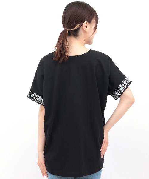 チチカカ(チチカカ)の「スリーブジュエル刺繍Tシャツ(Tシャツ/カットソー・レディース・オフホワイト/ベージュ/ブラック・FREE)」の12枚目の写真