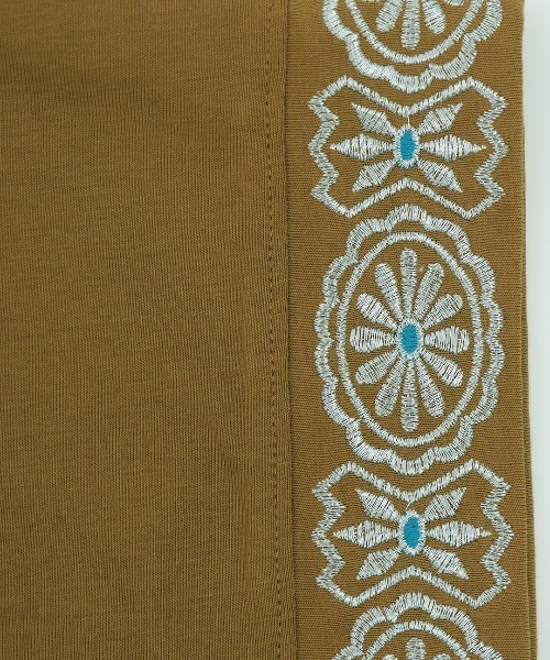 チチカカ(チチカカ)の「スリーブジュエル刺繍Tシャツ(Tシャツ/カットソー・レディース・オフホワイト/ベージュ/ブラック・FREE)」の16枚目の写真