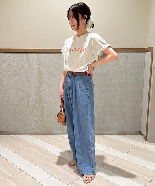 SLOBE IENA(スローブイエナ)の「《4サイズ展開/追加3》LEDENIM TUCK TROUSERデニム(デニムパンツ・レディース・ブルー・36/38/40/34)」の11枚目の写真