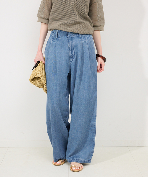 SLOBE IENA(スローブイエナ)の「《4サイズ展開/追加3》LEDENIM TUCK TROUSERデニム(デニムパンツ・レディース・ブルー・36/38/40/34)」の2枚目の写真