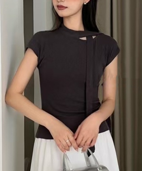 Lace Ladies(レースレディース)の「チョーカー デザイン フレンチスリーブ カットソー トップス(Tシャツ/カットソー・レディース・ブラック/アイボリー/グレー・FREE)」の3枚目の写真