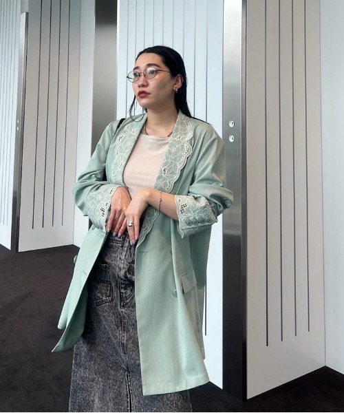 Ameri(アメリ)の「MEDI GLOSS RIB BACK SLIT CAMISOLE(キャミソール・レディース・オフホワイト/ブラック/カーキ・SMALL/MEDIUM)」の7枚目の写真