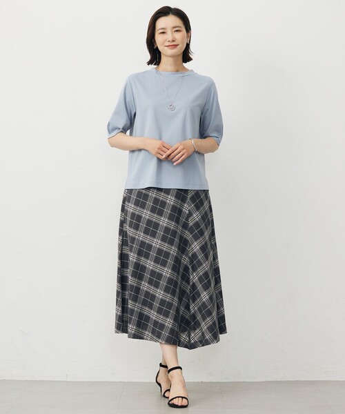 J.PRESS(ジェイプレス)の「【洗える・抗菌防臭・接触冷感・吸水速乾】ドライポンチ モックネック カットソー(Tシャツ/カットソー・レディース・グレー系/サックスブルー系/ベージュ系/ブラック系・T15/T13)」の10枚目の写真