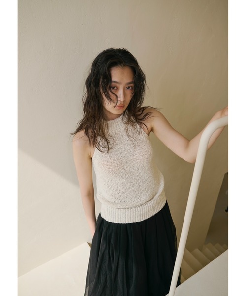 NOTREemor(ノートルエモア)の「summer knit halter neck top(ニット/セーター・レディース・ベージュ/チャコールグレー/ホワイト系その他・FREE)」の12枚目の写真