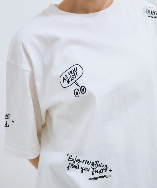 VICKY(ビッキー)の「落書き刺繍Tシャツ≪洗濯機で洗える≫(Tシャツ/カットソー・レディース・ホワイト/ブラック・M)」の5枚目の写真