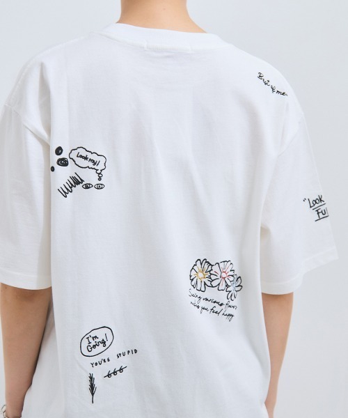 VICKY(ビッキー)の「落書き刺繍Tシャツ≪洗濯機で洗える≫(Tシャツ/カットソー・レディース・ホワイト/ブラック・M)」の6枚目の写真