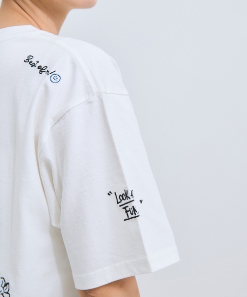 VICKY(ビッキー)の「落書き刺繍Tシャツ≪洗濯機で洗える≫(Tシャツ/カットソー・レディース・ホワイト/ブラック・M)」の7枚目の写真