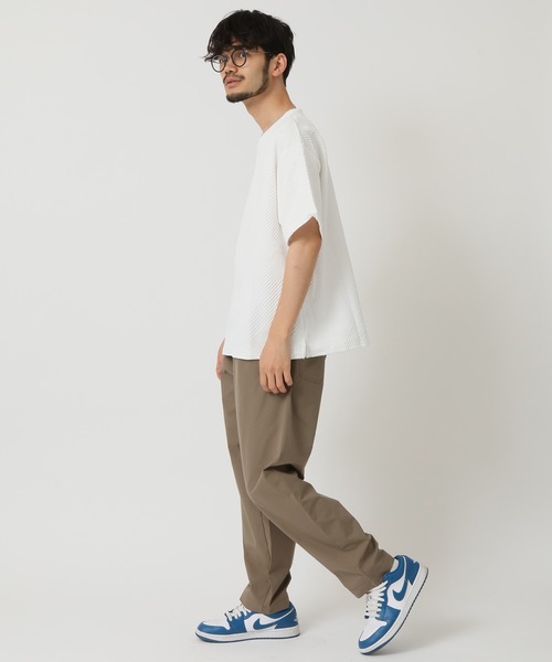 ARCADE(アーケード)の「同色織柄もちもち素材 ボックスシルエット クルーネック ショートスリーブカットソー(Tシャツ/カットソー・メンズ・ベージュ/ホワイト/グレー/ブラック・L/XL/2XL/M)」の14枚目の写真