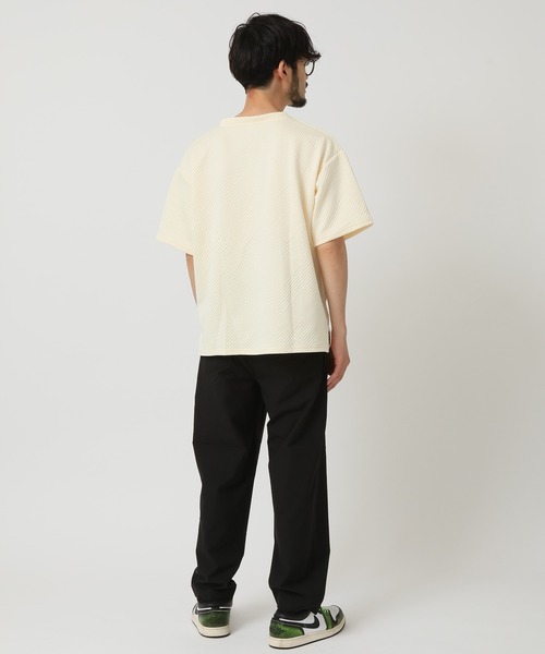 ARCADE(アーケード)の「同色織柄もちもち素材 ボックスシルエット クルーネック ショートスリーブカットソー(Tシャツ/カットソー・メンズ・ベージュ/ホワイト/グレー/ブラック・L/XL/2XL/M)」の17枚目の写真