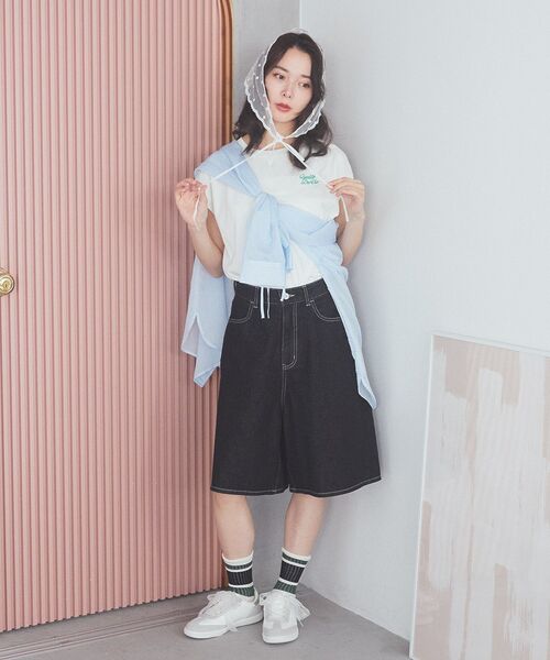 earth music&ecology（アースミュージックアンドエコロジー）の「デニムハーフパンツ（その他パンツ・レディース・ライトインディゴブルー/ブラック・S/M）」の5枚目の写真