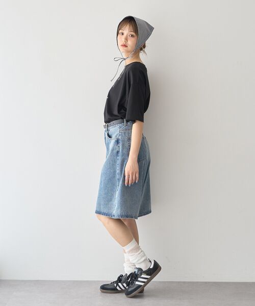 earth music&ecology（アースミュージックアンドエコロジー）の「デニムハーフパンツ（その他パンツ・レディース・ライトインディゴブルー/ブラック・S/M）」の11枚目の写真