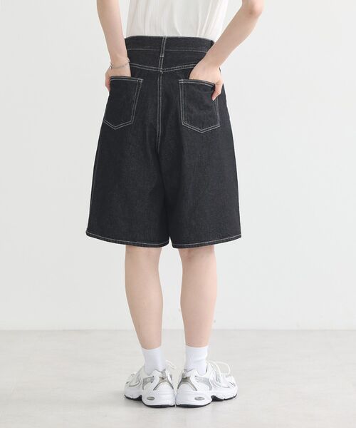 earth music&ecology（アースミュージックアンドエコロジー）の「デニムハーフパンツ（その他パンツ・レディース・ライトインディゴブルー/ブラック・S/M）」の16枚目の写真