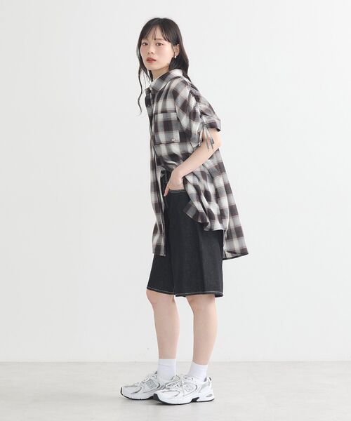 earth music&ecology（アースミュージックアンドエコロジー）の「デニムハーフパンツ（その他パンツ・レディース・ライトインディゴブルー/ブラック・S/M）」の19枚目の写真