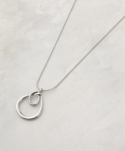 grove（グローブ）の「【ネックホルダー】ダブルリングチェーンネックレス（ネックレス・レディース・ゴールド/シルバー・00）」の2枚目の写真
