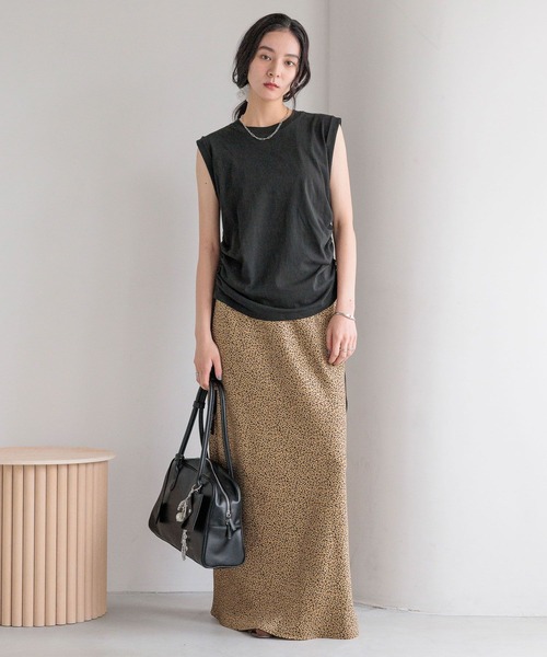 LOWRYS FARM（ローリーズファーム）の「チャームツキＢＩＧボストン　 572251（ボストンバッグ・レディース・ブラック/ブラウン・FREE）」の3枚目の写真