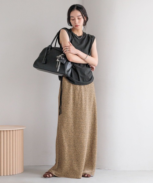 LOWRYS FARM（ローリーズファーム）の「チャームツキＢＩＧボストン　 572251（ボストンバッグ・レディース・ブラック/ブラウン・FREE）」の4枚目の写真