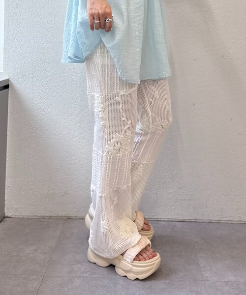 w closet（ダブルクローゼット）の「【2サイズ展開】パッチワークフレアレースパンツ（その他パンツ・レディース・ブラック/アイボリー・1/0）」の5枚目の写真