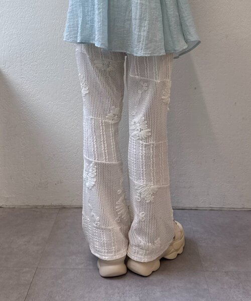 w closet（ダブルクローゼット）の「【2サイズ展開】パッチワークフレアレースパンツ（その他パンツ・レディース・ブラック/アイボリー・1/0）」の6枚目の写真
