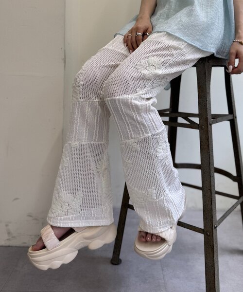 w closet（ダブルクローゼット）の「【2サイズ展開】パッチワークフレアレースパンツ（その他パンツ・レディース・ブラック/アイボリー・1/0）」の7枚目の写真