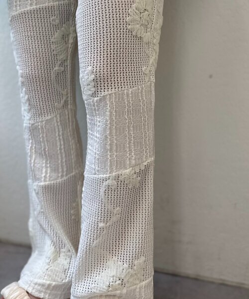 w closet（ダブルクローゼット）の「【2サイズ展開】パッチワークフレアレースパンツ（その他パンツ・レディース・ブラック/アイボリー・1/0）」の8枚目の写真