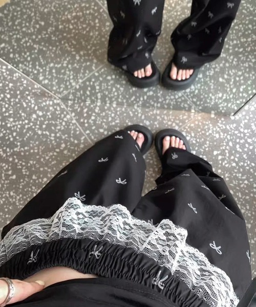 REMUR(レミュール)の「ウエストレースリボン総柄パンツ(その他パンツ・レディース・ブラック/アイボリー・L/M/S)」の15枚目の写真
