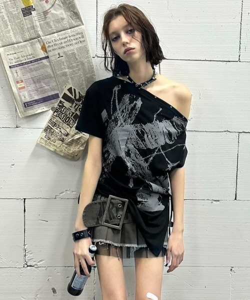 セール】【Cest Nous】Off-shoulder ruched T-shirt / 【セヌー】オフ 