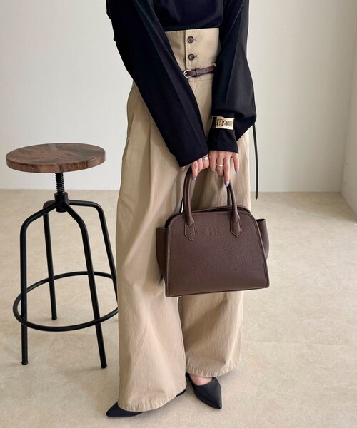 fredy emue（フレディエミュ）の「FR台形レザーバッグ（ショルダーバッグ・レディース・ブラック/ブラウン・FREE）」の21枚目の写真