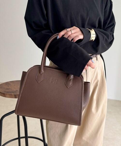 fredy emue（フレディエミュ）の「FR台形レザーバッグ（ショルダーバッグ・レディース・ブラック/ブラウン・FREE）」の22枚目の写真