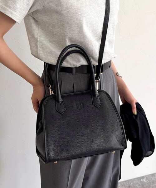 fredy emue（フレディエミュ）の「FR台形レザーバッグ（ショルダーバッグ・レディース・ブラック/ブラウン・FREE）」の6枚目の写真