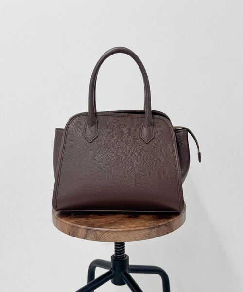 fredy emue（フレディエミュ）の「FR台形レザーバッグ（ショルダーバッグ・レディース・ブラック/ブラウン・FREE）」の7枚目の写真