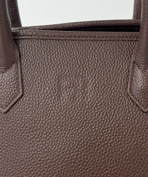 fredy emue（フレディエミュ）の「FR台形レザーバッグ（ショルダーバッグ・レディース・ブラック/ブラウン・FREE）」の8枚目の写真