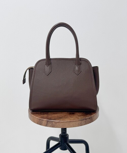 fredy emue（フレディエミュ）の「FR台形レザーバッグ（ショルダーバッグ・レディース・ブラック/ブラウン・FREE）」の10枚目の写真