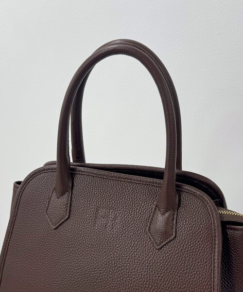 fredy emue（フレディエミュ）の「FR台形レザーバッグ（ショルダーバッグ・レディース・ブラック/ブラウン・FREE）」の11枚目の写真