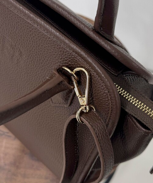 fredy emue（フレディエミュ）の「FR台形レザーバッグ（ショルダーバッグ・レディース・ブラック/ブラウン・FREE）」の14枚目の写真