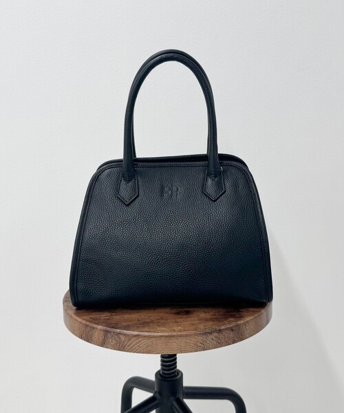 fredy emue（フレディエミュ）の「FR台形レザーバッグ（ショルダーバッグ・レディース・ブラック/ブラウン・FREE）」の17枚目の写真