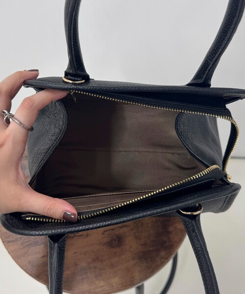 fredy emue（フレディエミュ）の「FR台形レザーバッグ（ショルダーバッグ・レディース・ブラック/ブラウン・FREE）」の19枚目の写真