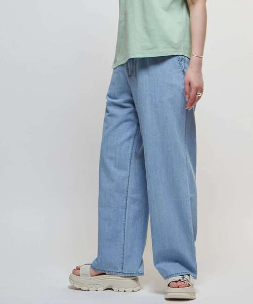CONVERSE TOKYO（コンバーストウキョウ）の「【限定展開】LIGHT DENIM WIDE PANTS(SET UP)（デニムパンツ・レディース・ブラック/サックスブルー/ブルー・SMALL/MEDIUM）」の12枚目の写真
