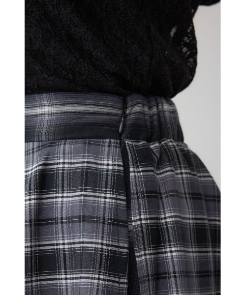 AZUL by moussy(アズールバイマウジー)の「イレヘムチェックスカート(スカート・レディース・ブラック系その他/ブラウン系その他・FREE)」の8枚目の写真