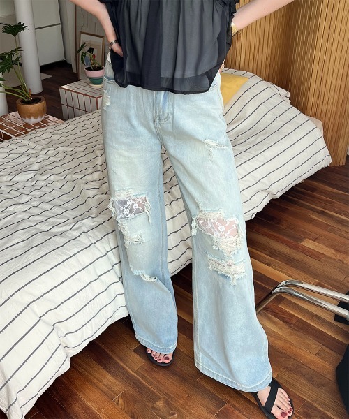 Rejoule(リジュール)の「レースダメージデニムパンツ(デニムパンツ・レディース・ライトブルー・S/M)」の8枚目の写真