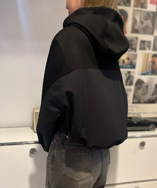 KONVINI(コンビニ)の「【Chillity】ナイロン切り替えショートフーディー/Nylon Panel Short Hoodie(パーカー・レディース・ブラック/グレー・FREE)」の7枚目の写真
