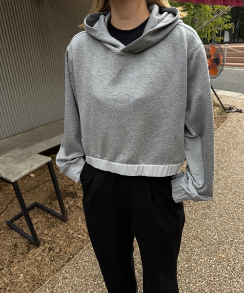 KONVINI(コンビニ)の「【Chillity】ナイロン切り替えショートフーディー/Nylon Panel Short Hoodie(パーカー・レディース・ブラック/グレー・FREE)」の12枚目の写真